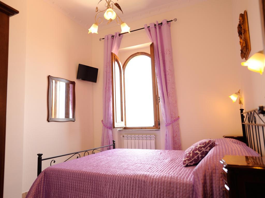 רוקה די פאפא Villa Dei Fantasmi חדר תמונה
